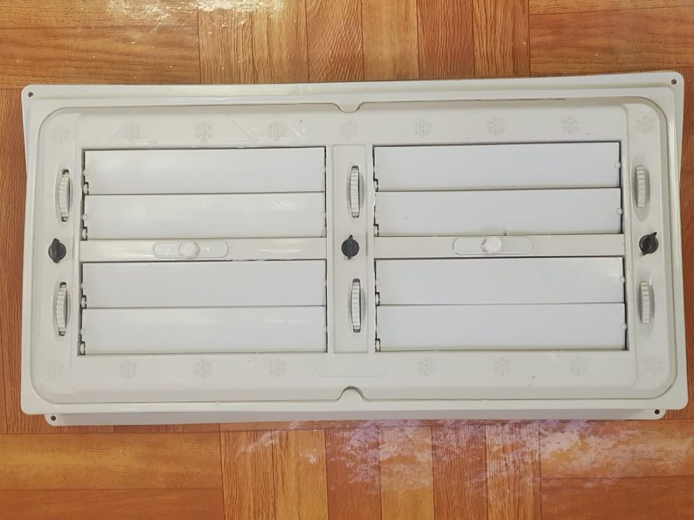Sản phẩm cửa gió nhựa S - 811