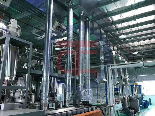 Hệ thống đường ống gió hút được lắp đặt tại nhà máy Thái Dương