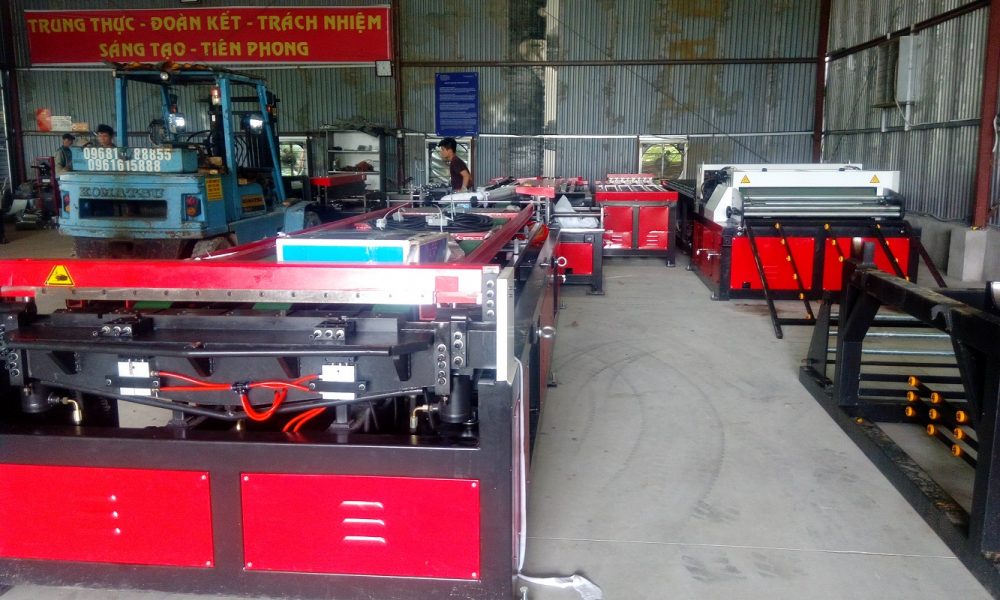 Hệ thống dây chuyền sản xuất ống gió được lắp đặt hoàn chỉnh