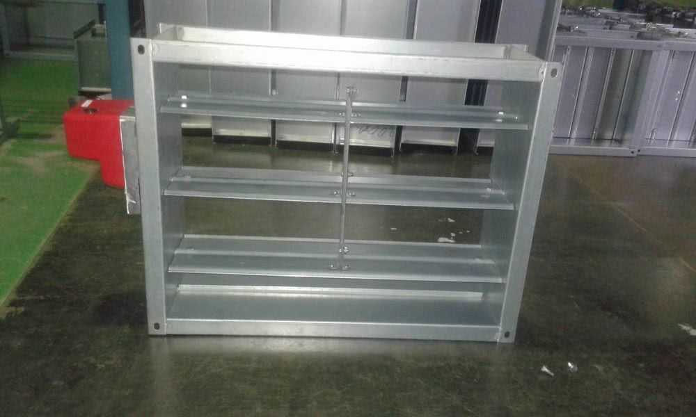Van gió có gắn động cơ