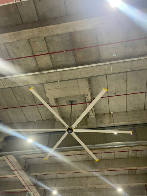 Quạt trần công nghiệp làm mát không gian rộng lớn